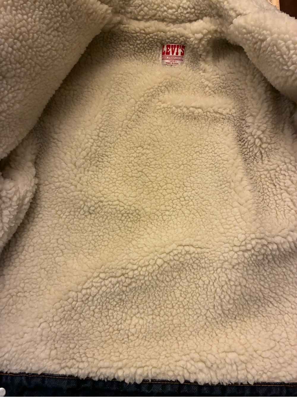 Vintage Levi's Denim Sherpa-Lined Jacket with Cream Collar - Picture 4 of 5